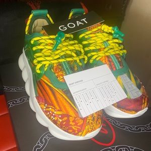 Versace chain reaction